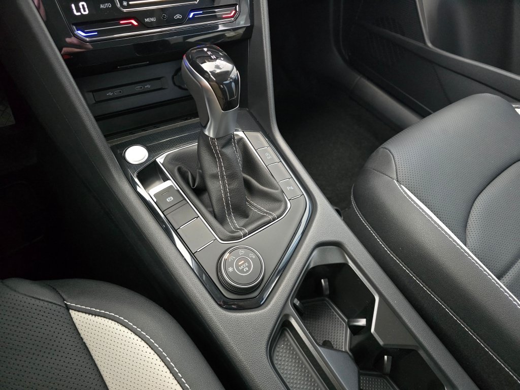 New 2026 Volkswagen Taos SEL AWD/4WD image 32