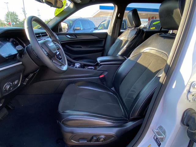 Used 2023 Jeep Grand Cherokee L Laredo image 21