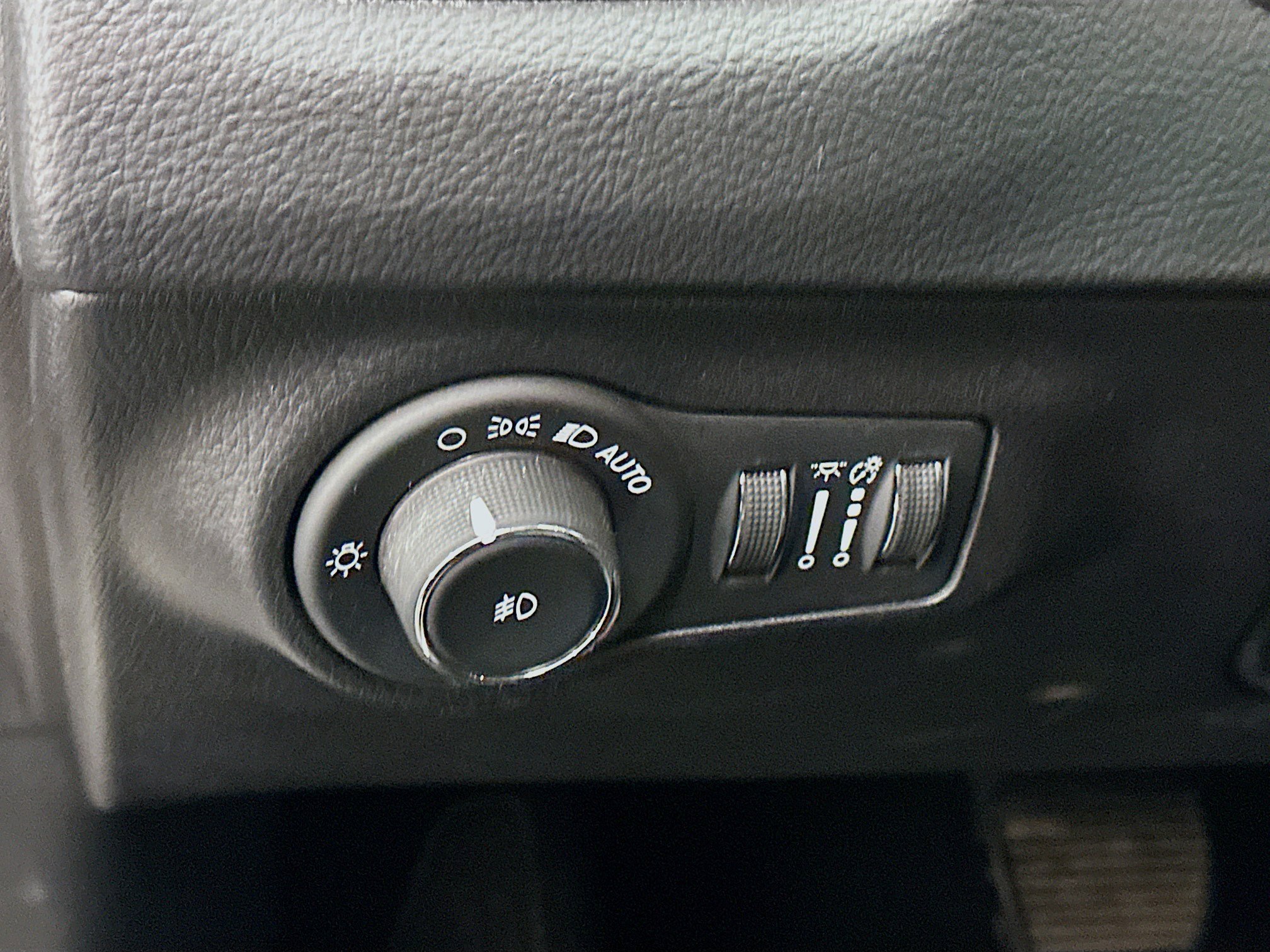 Used 2019 Jeep Compass Limited image 17