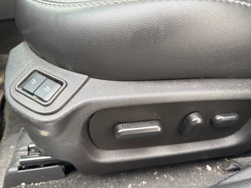 Used 2017 Ford Taurus SHO image 13