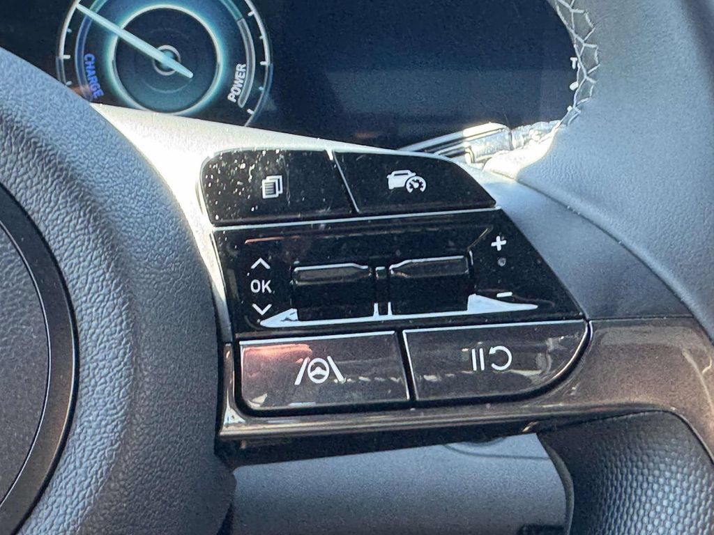 Used 2025 Hyundai Elantra SEL FWD image 18