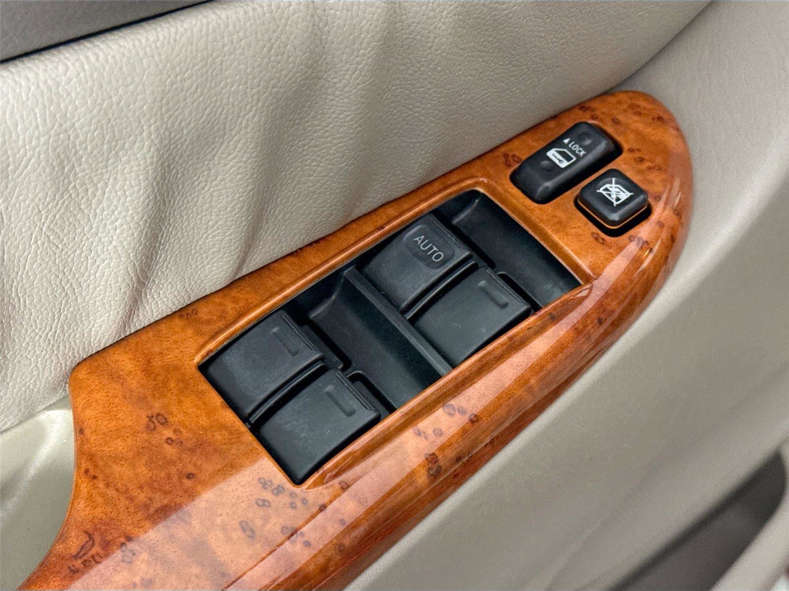 Used 2008 Toyota Sienna XLE image 27