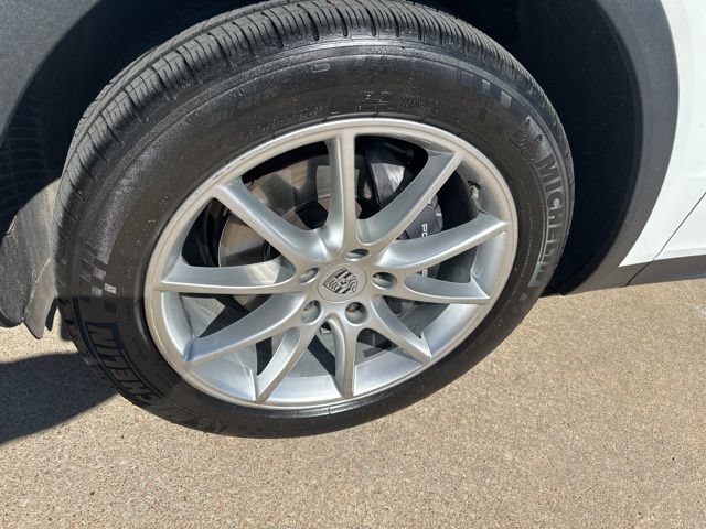 Used 2020 Porsche Cayenne AWD/4WD image 12