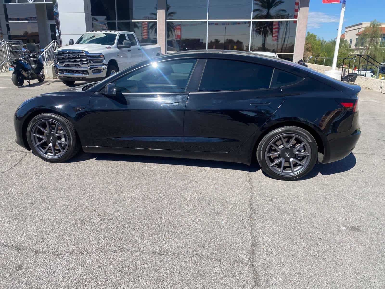 Used 2023 Tesla Model 3 Standard Range RWD image 9