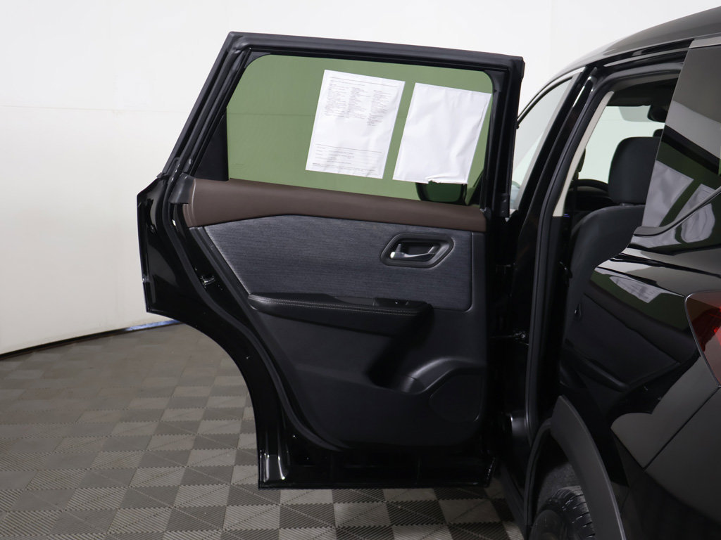 Used 2023 Nissan Rogue SV AWD/4WD image 18