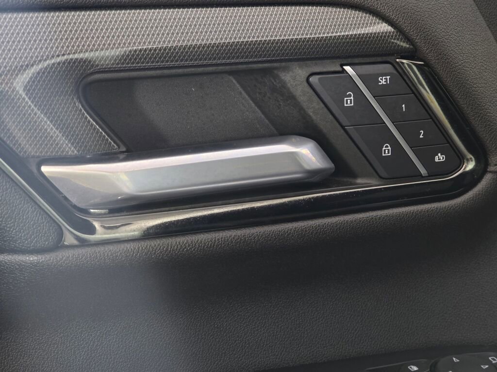 Used 2024 GMC Sierra 2500 AT4 w/ AT4 Premium Plus Package image 20