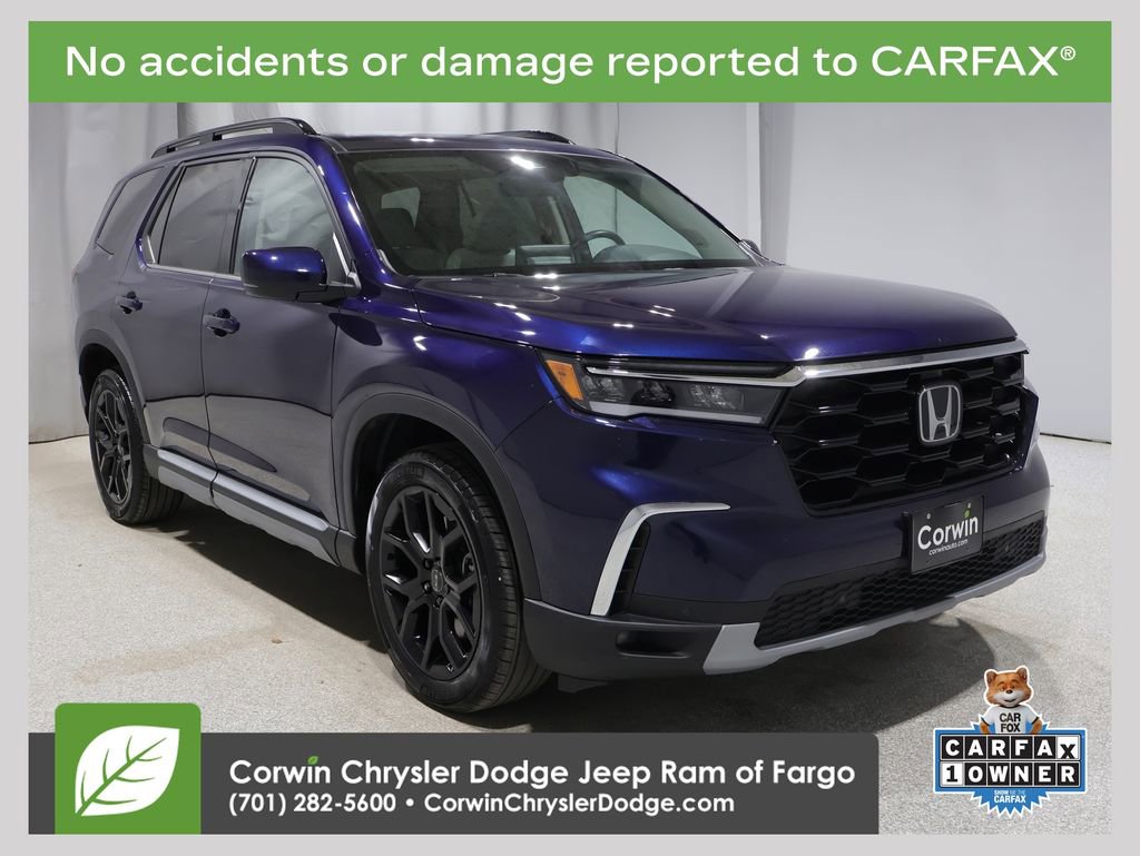 Used 2025 Honda Pilot Touring image 1