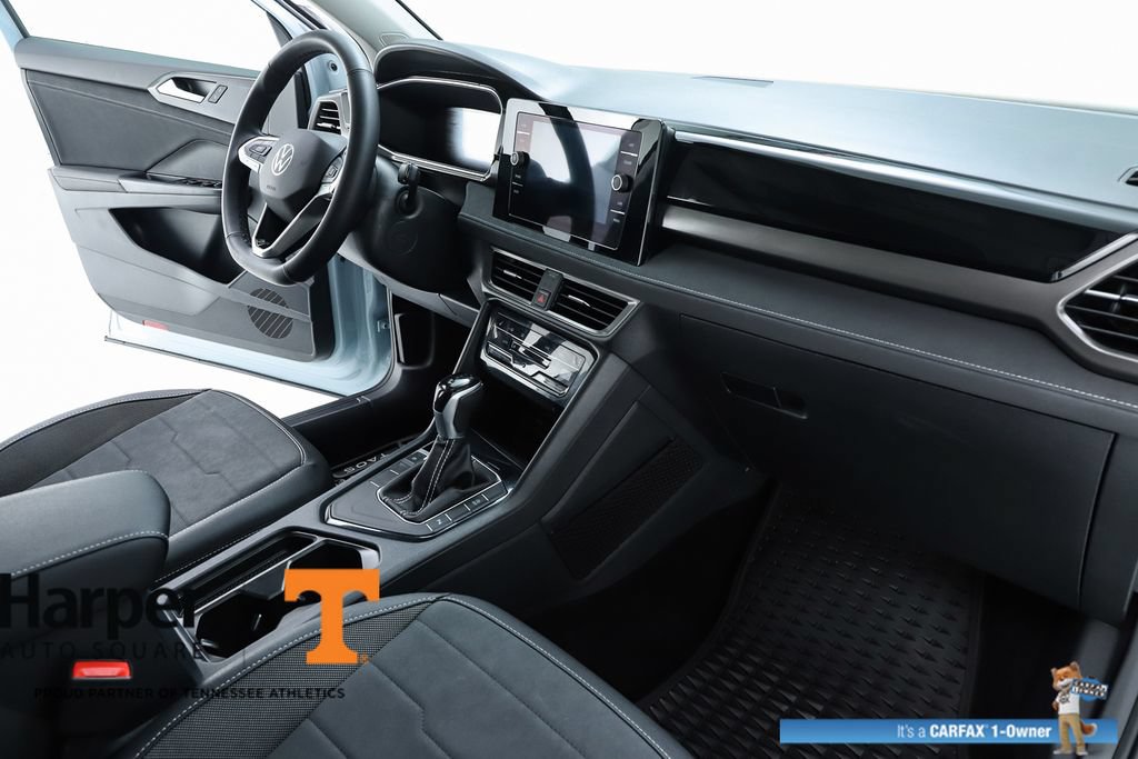 Used 2025 Volkswagen Taos SE FWD image 31