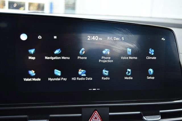 Used 2023 Hyundai Elantra SEL w/ Convenience Package image 13