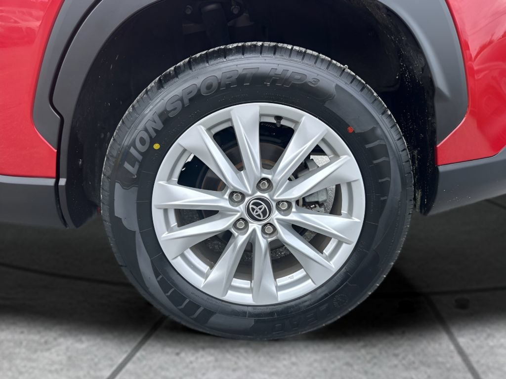 Used 2023 Toyota Corolla Cross LE FWD image 28