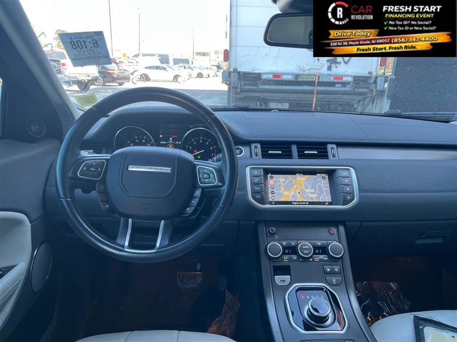 Used 2019 Land Rover Range Rover Evoque SE image 29