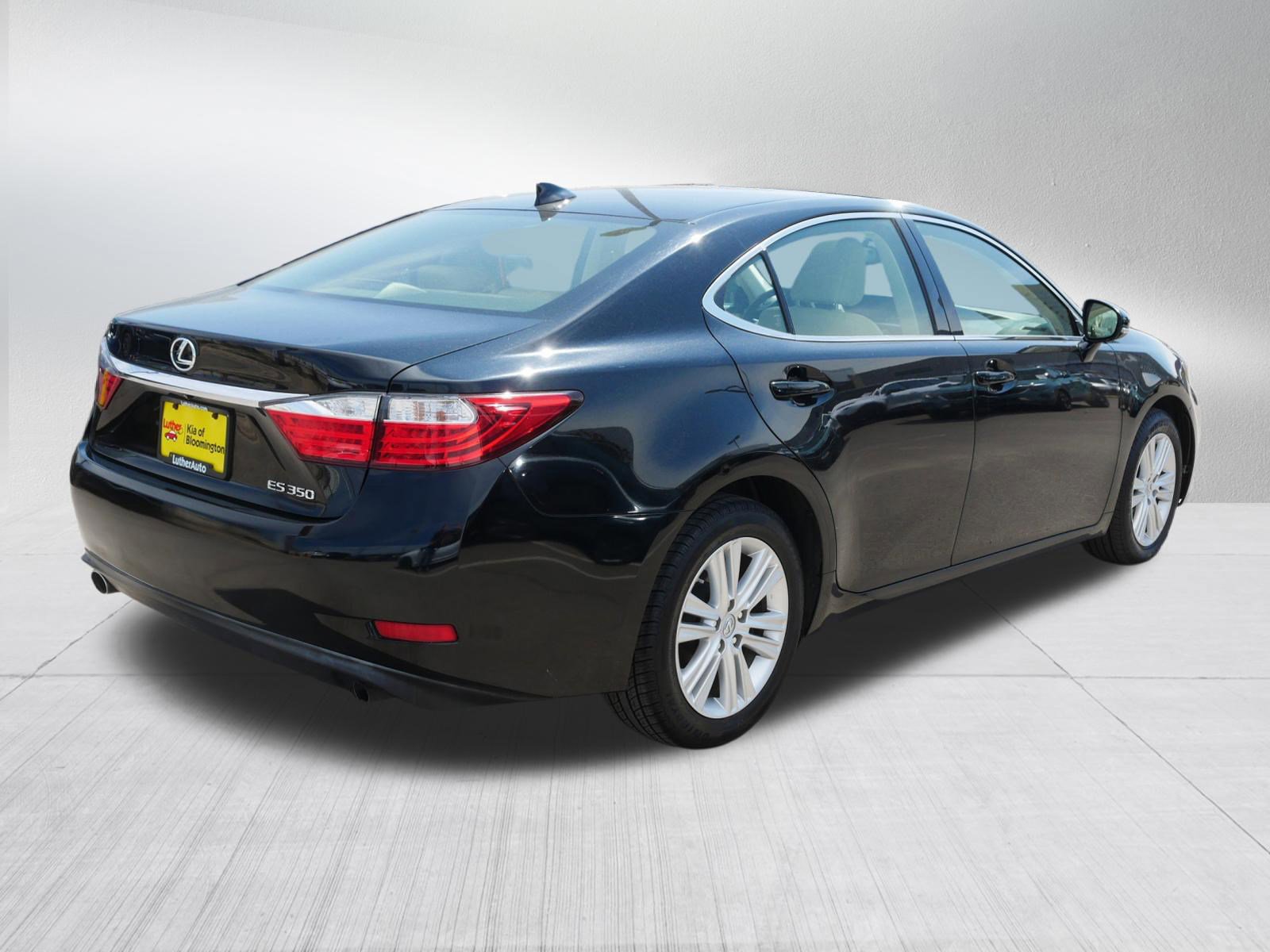 Used 2015 Lexus ES 350 w/ Premium Package FWD image 7