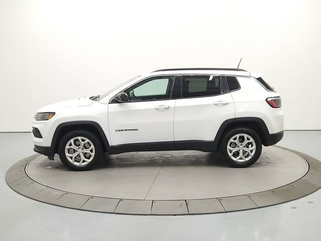 Used 2024 Jeep Compass Latitude AWD/4WD image 5