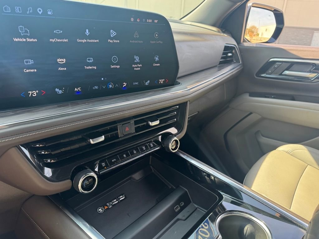 Used 2025 Chevrolet Suburban LT image 20