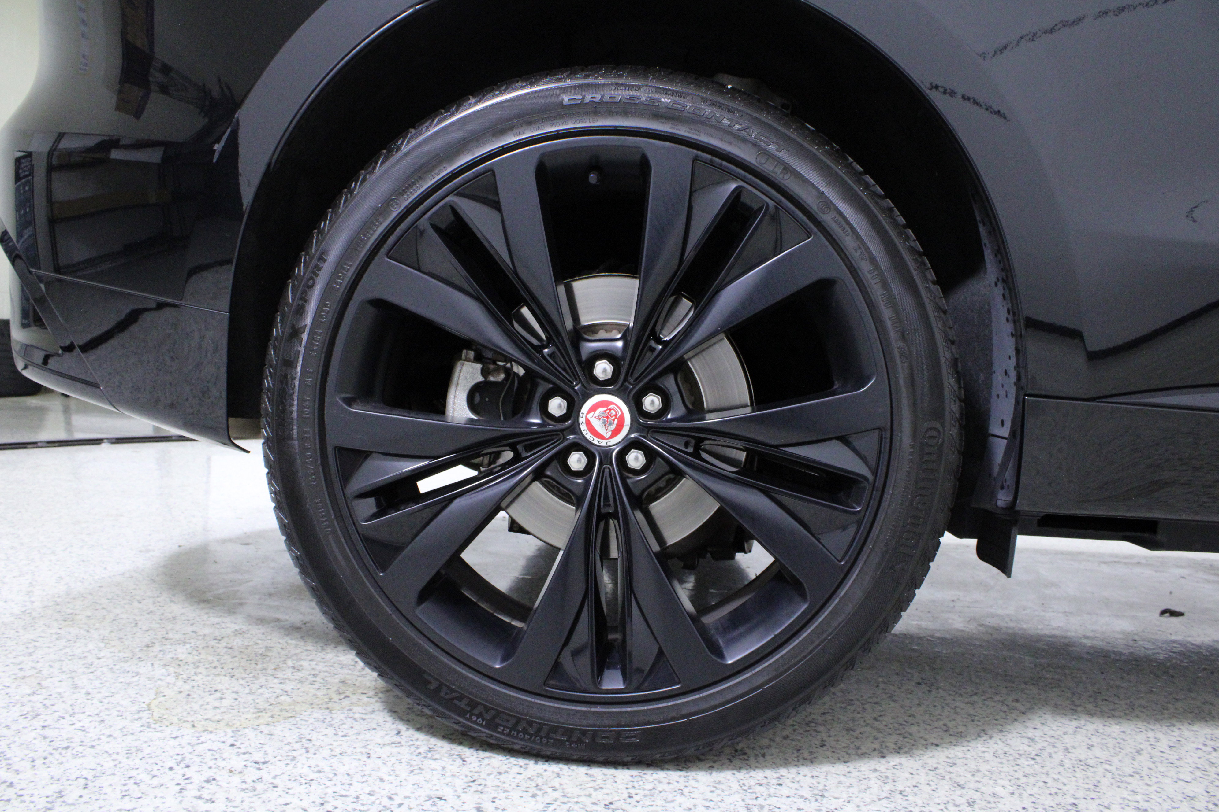 Used 2023 Jaguar F-PACE R-Dynamic S image 8