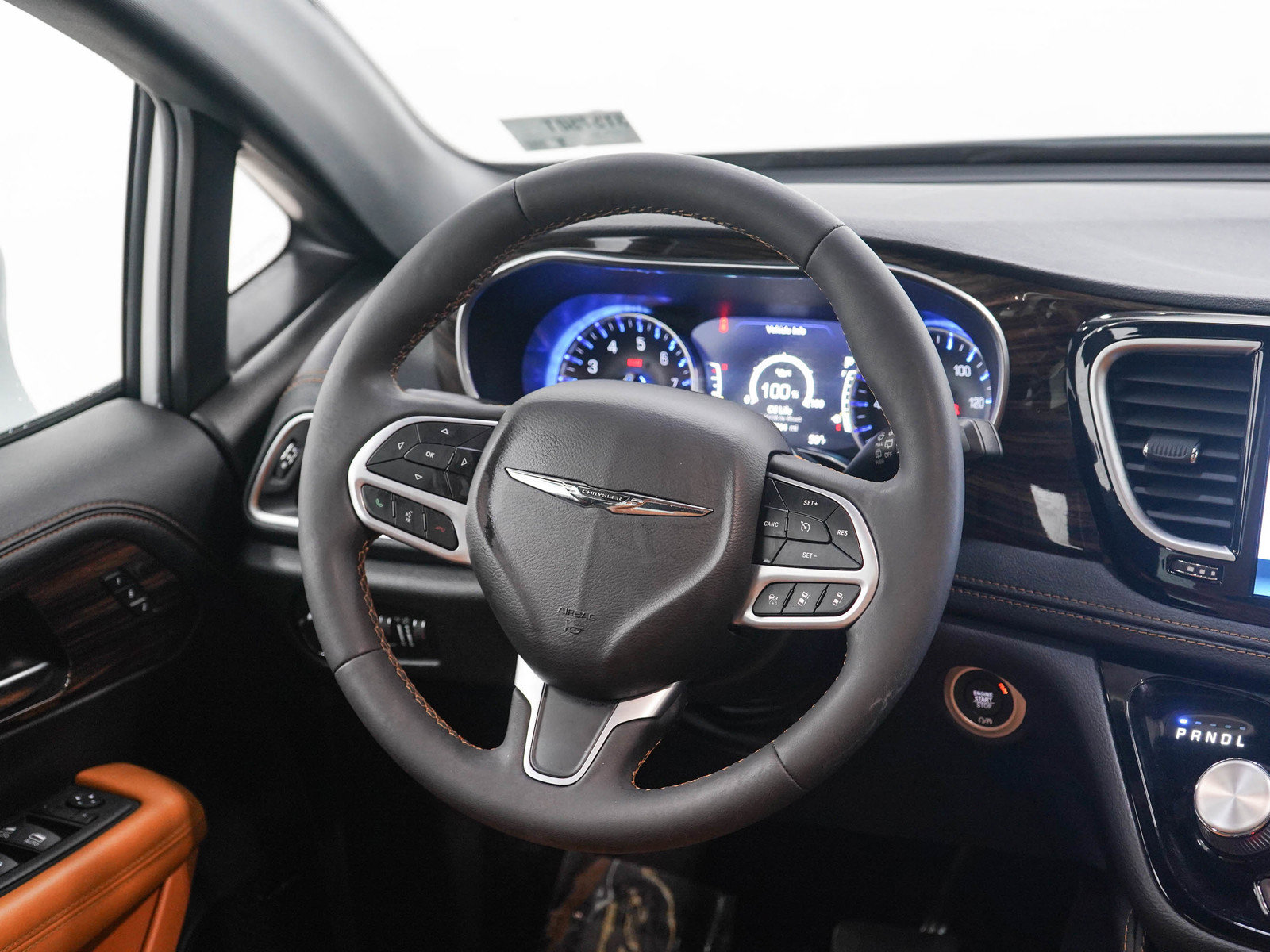 Used 2022 Chrysler Pacifica Pinnacle AWD/4WD image 15
