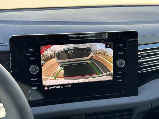 Used 2026 Volkswagen Jetta SE FWD image 19