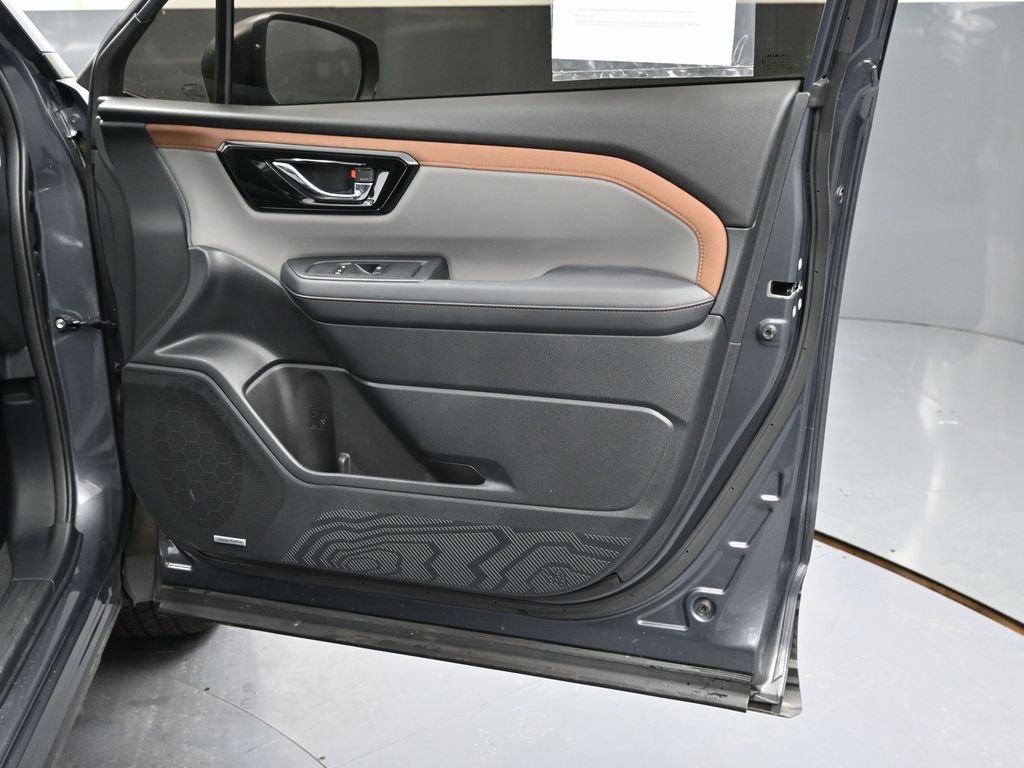 Used 2025 Subaru Forester Sport image 36