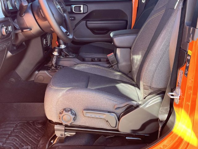 Used 2025 Jeep Wrangler Sport AWD/4WD image 13