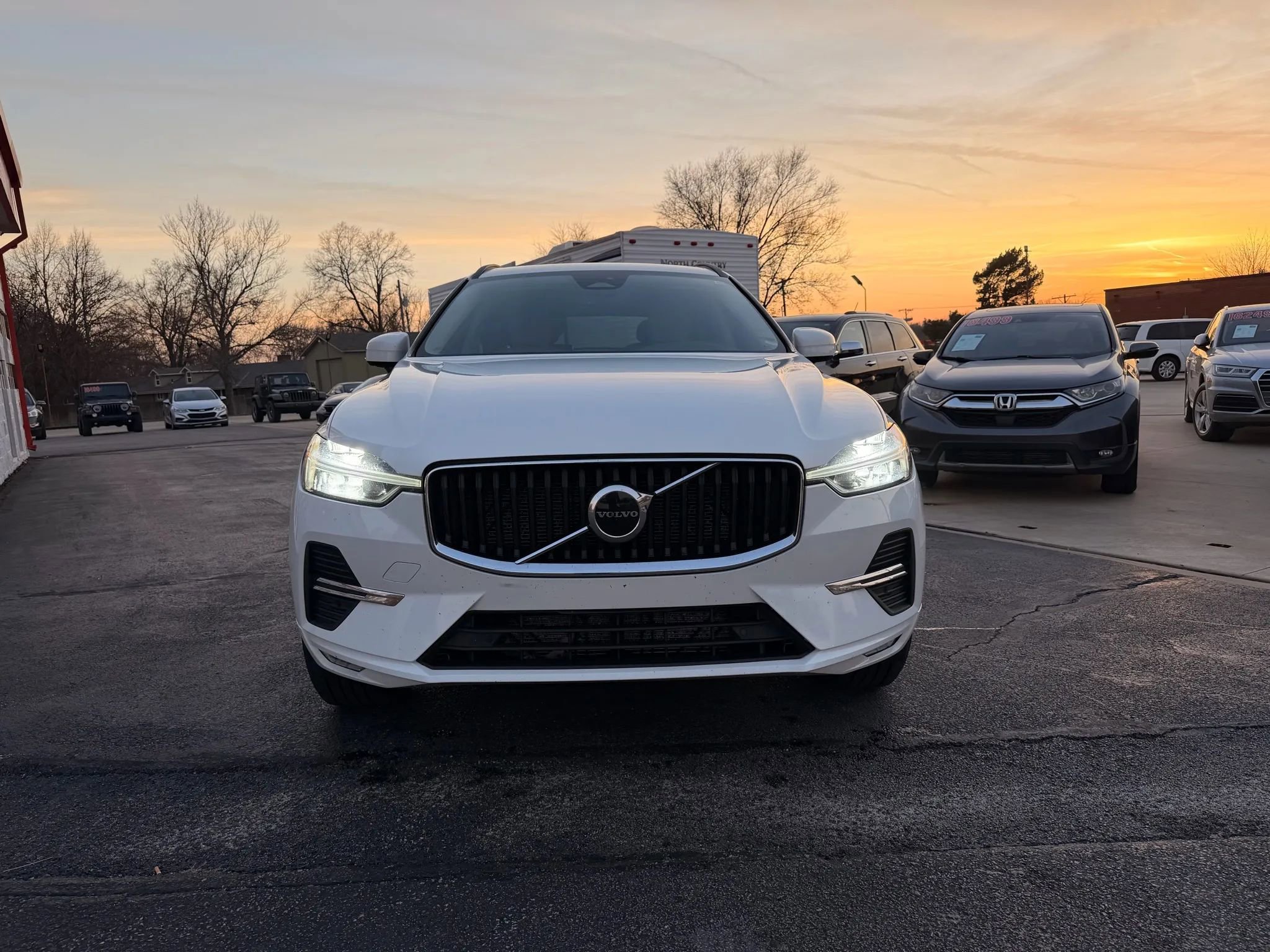 Used 2022 Volvo XC60 B5 Momentum AWD/4WD image 8