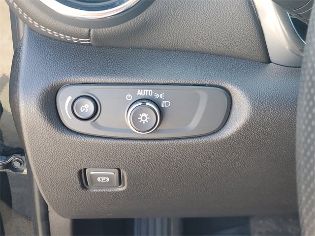 Used 2025 Chevrolet Blazer LT image 17