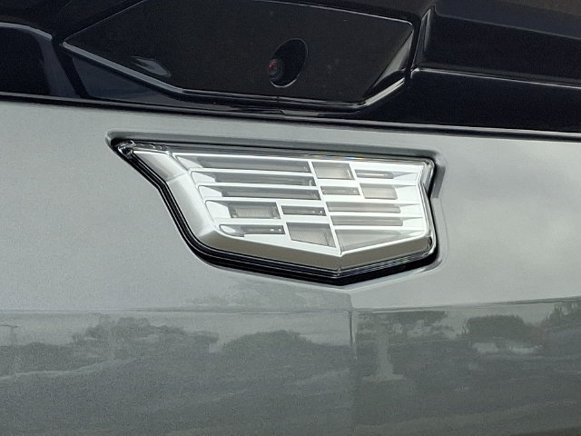Certified 2025 Cadillac Optiq Luxury 2 AWD/4WD image 29
