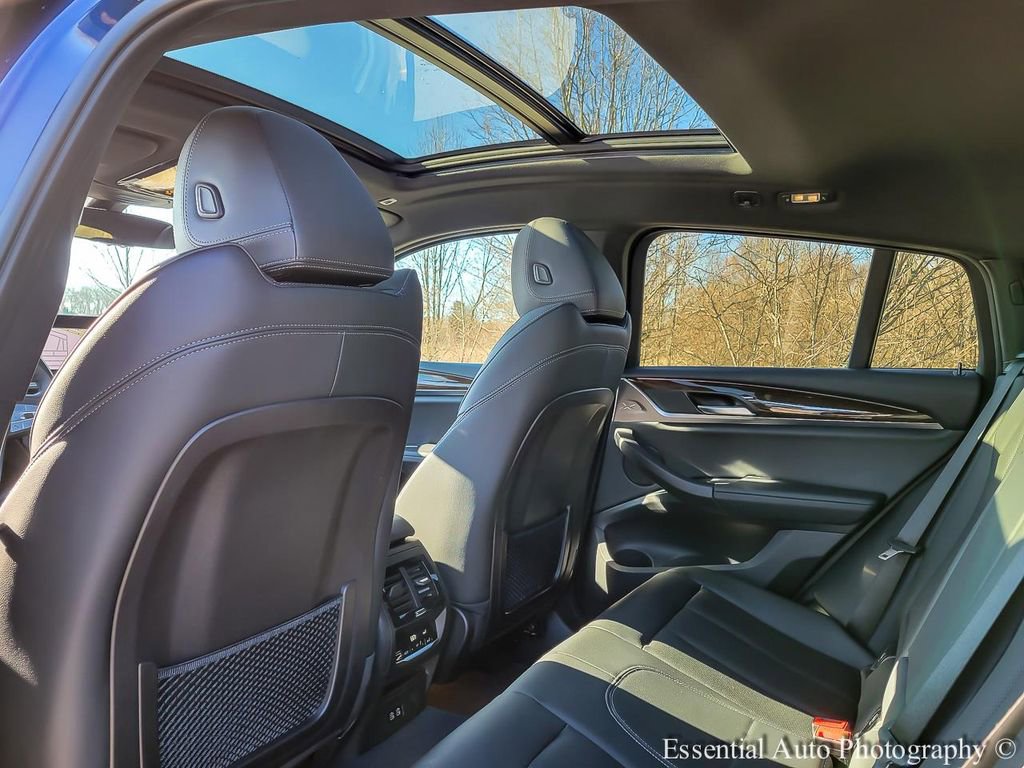 Used 2023 BMW X4 xDrive30i w/ Premium Package image 12