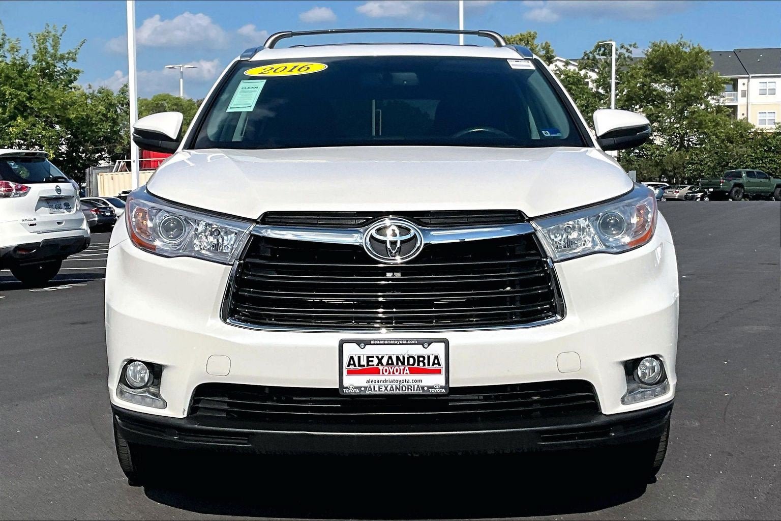 Used 2016 Toyota Highlander Limited AWD/4WD image 3