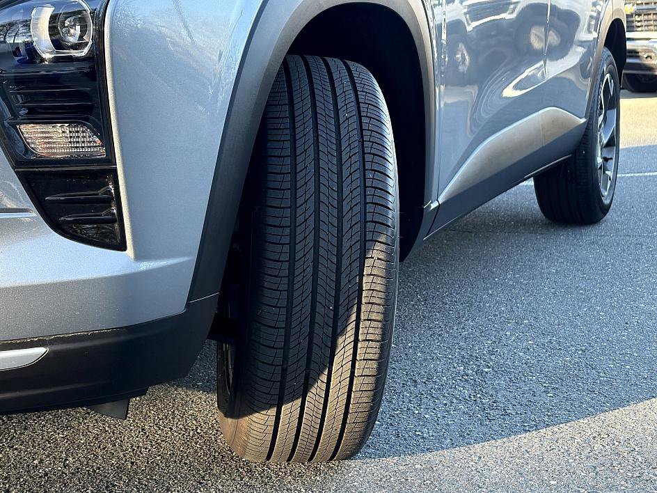 Used 2025 Chevrolet Trax LT w/ Driver Confidence Package image 28