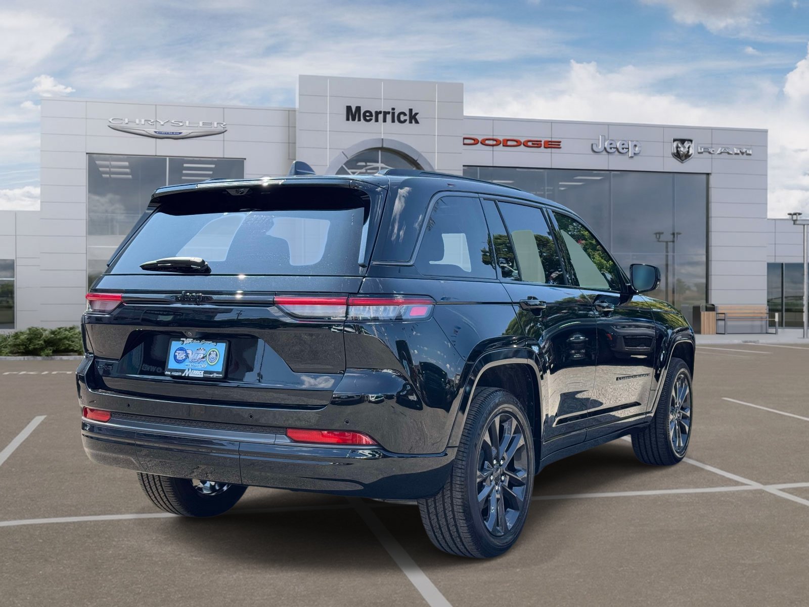 Used 2026 Jeep Grand Cherokee Limited AWD/4WD image 6