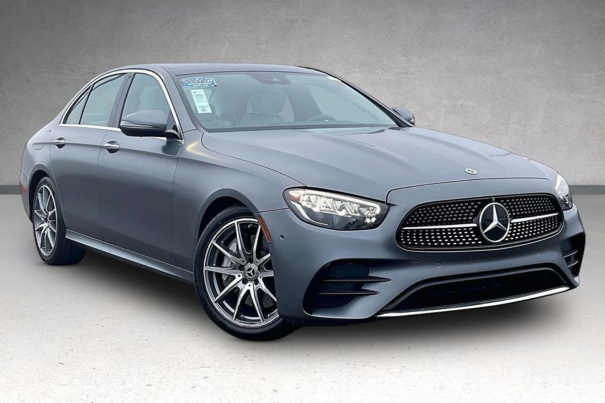 Used 2022 Mercedes-Benz E 350 Sedan w/ AMG Line Exterior image 2