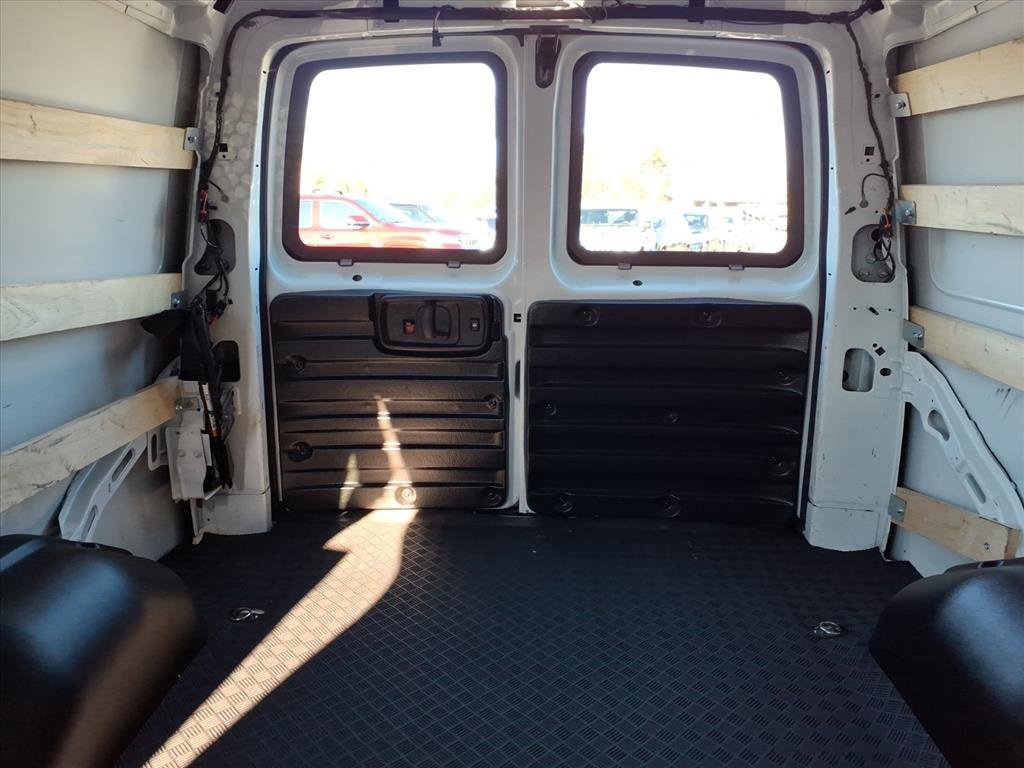 Used 2024 Chevrolet Express 2500 w/ Driver Convenience Package image 10