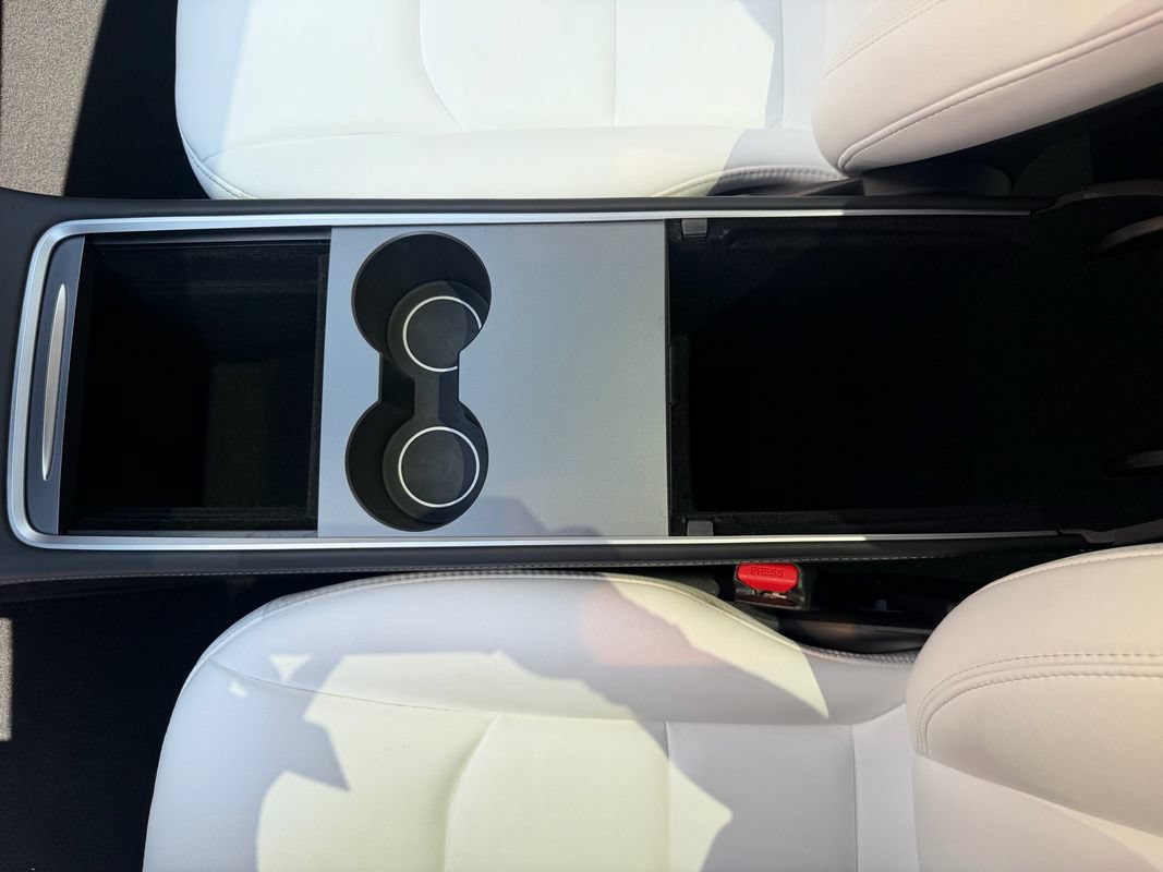 Used 2022 Tesla Model Y Performance AWD/4WD image 35
