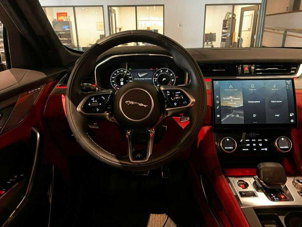 Used 2023 Jaguar F-PACE SVR image 12