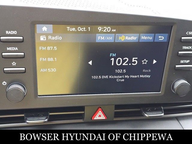 Used 2025 Hyundai Elantra Sport image 13