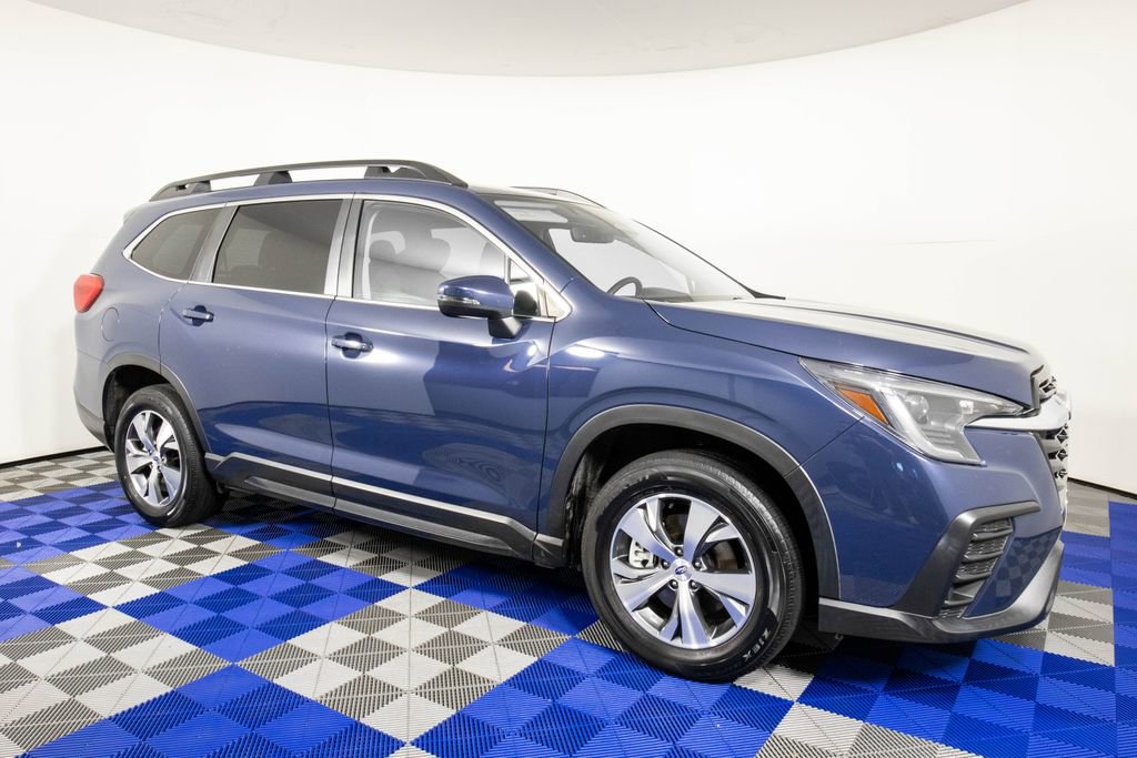 Used 2023 Subaru Ascent Premium w/ Convenience Package image 2