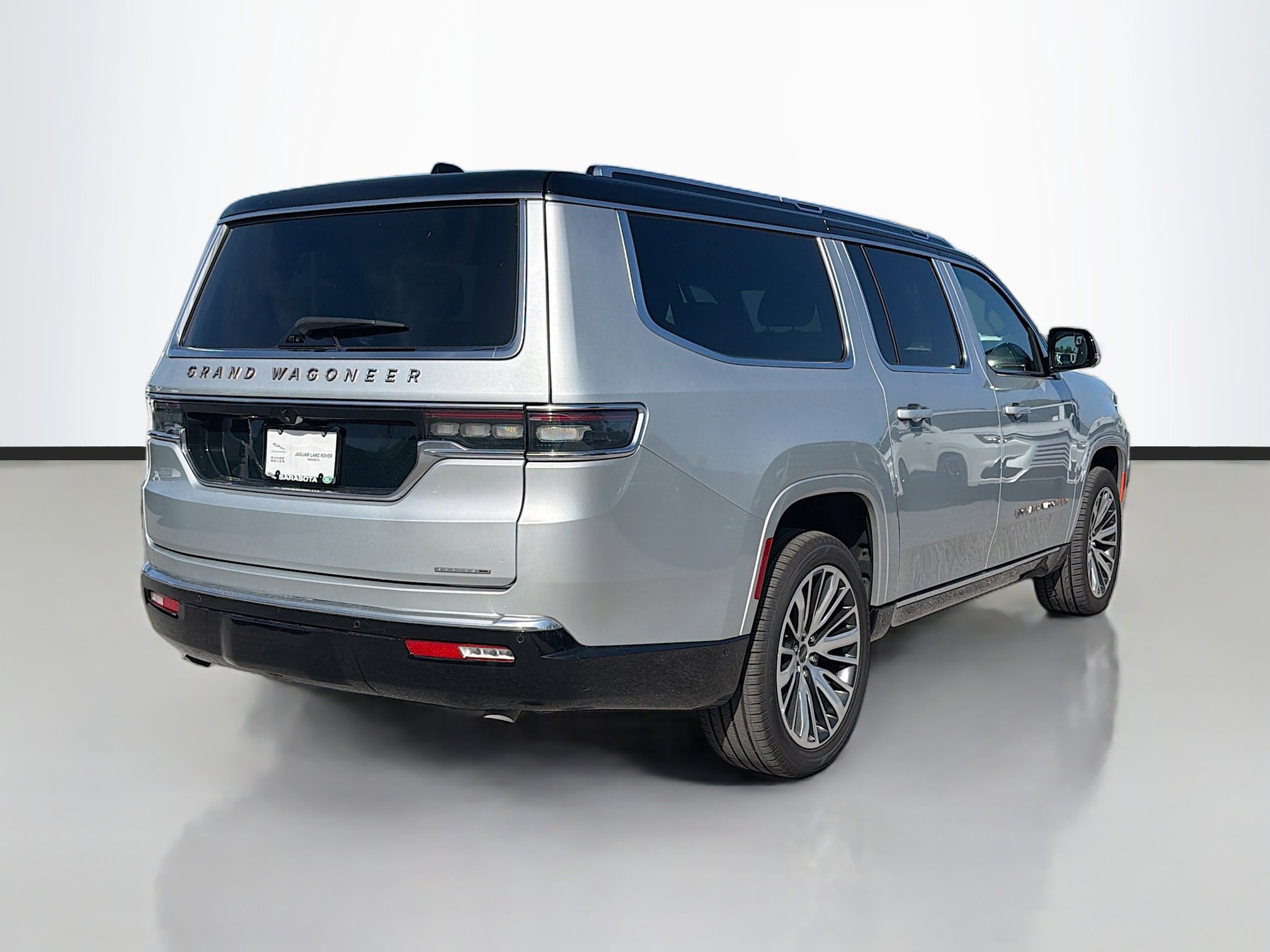 Used 2024 Jeep Grand Wagoneer L Series III image 5