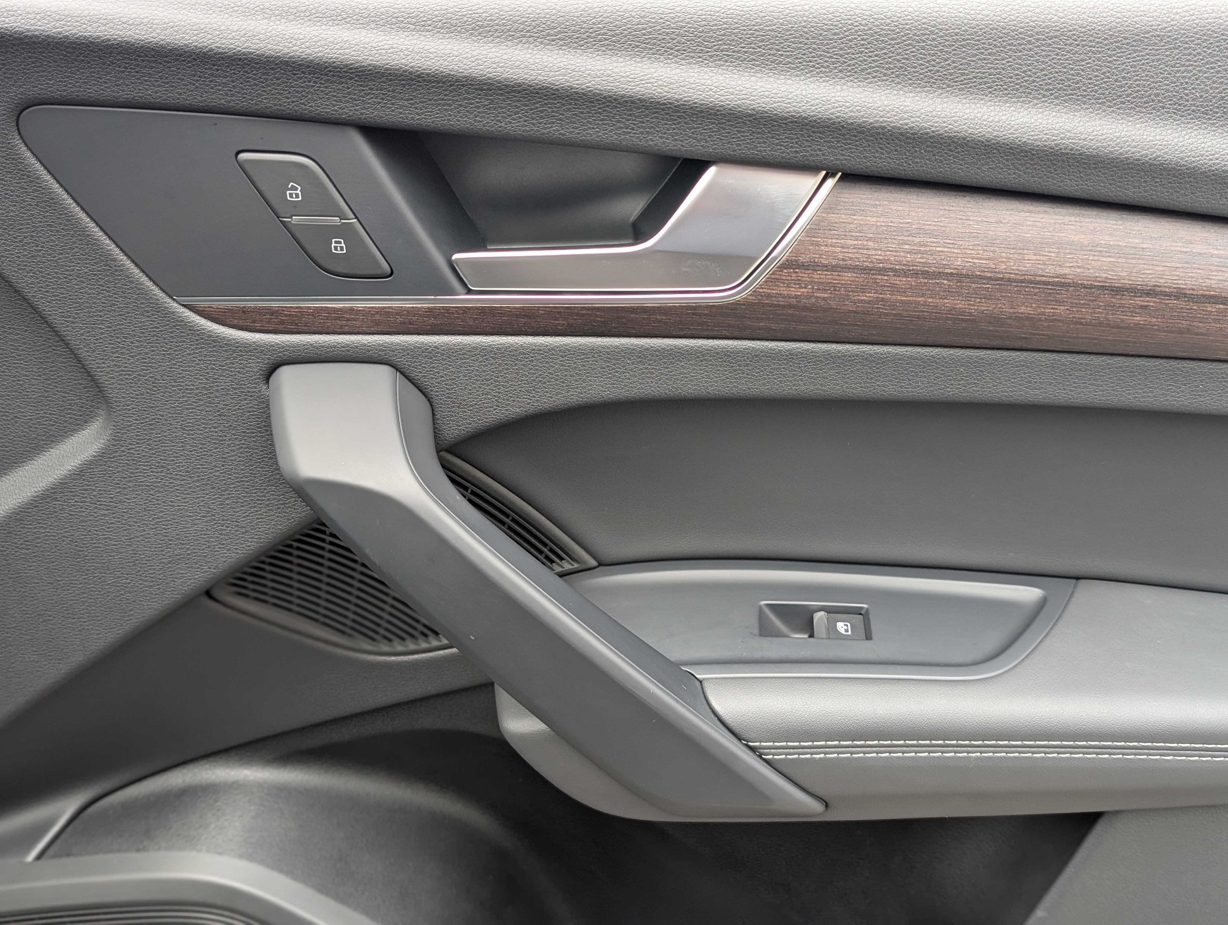 Used 2024 Audi Q5 e Premium Plus image 24