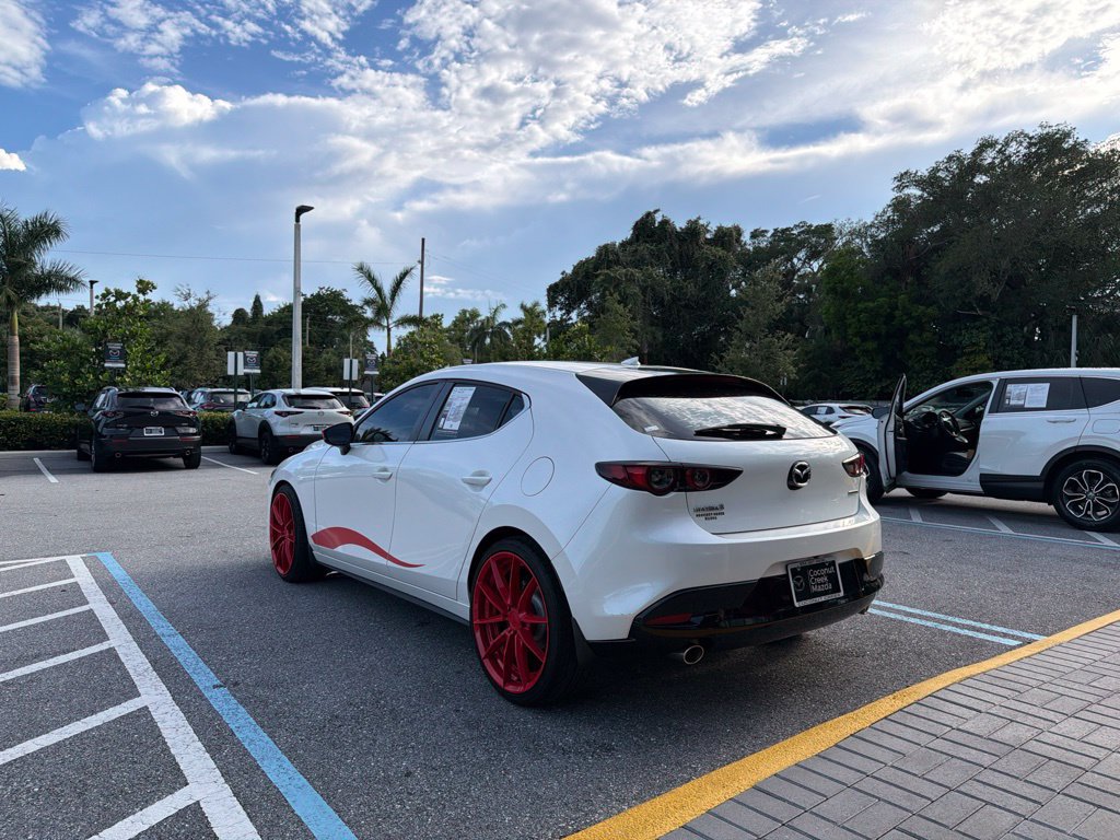 Used 2019 MAZDA MAZDA3 Hatchback w/ Preferred Package FWD image 9