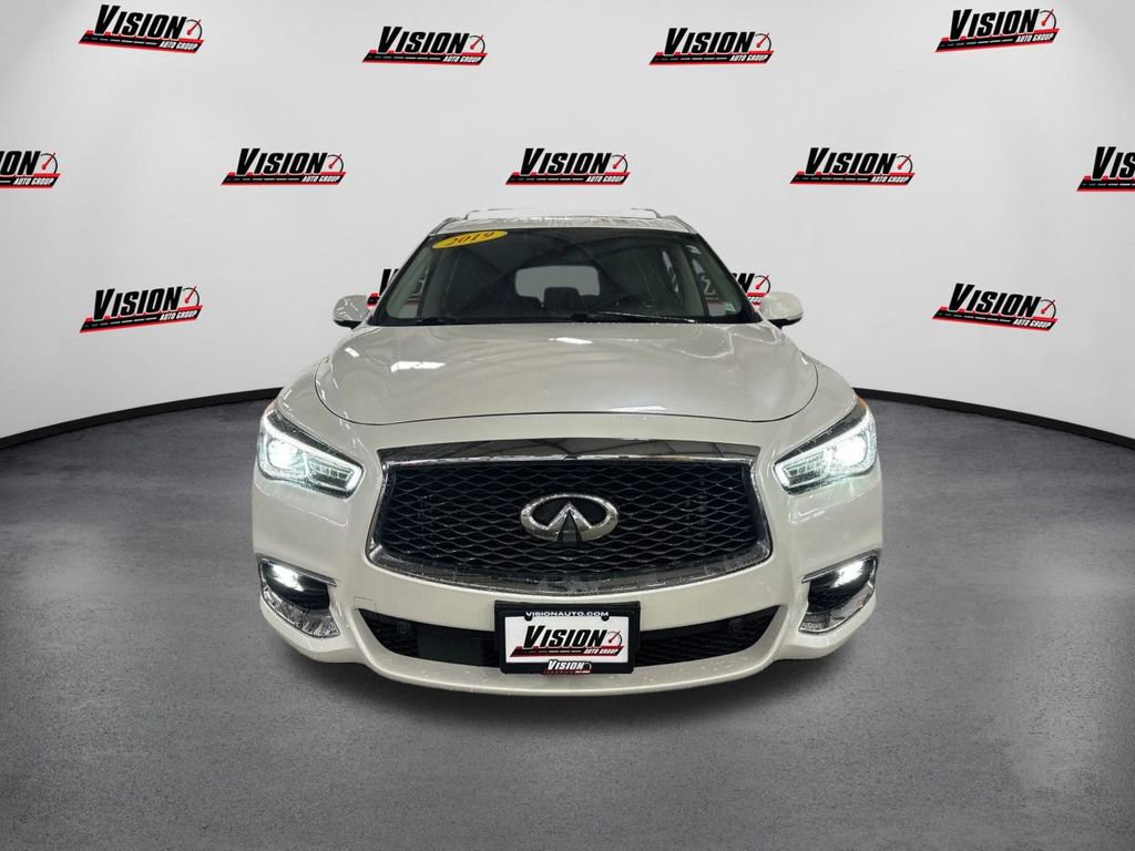Used 2019 INFINITI QX60 Luxe w/ Essential Package image 2