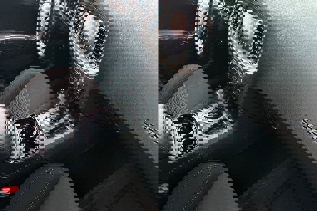 Used 2023 Dodge Charger SXT w/ Blacktop Package image 15