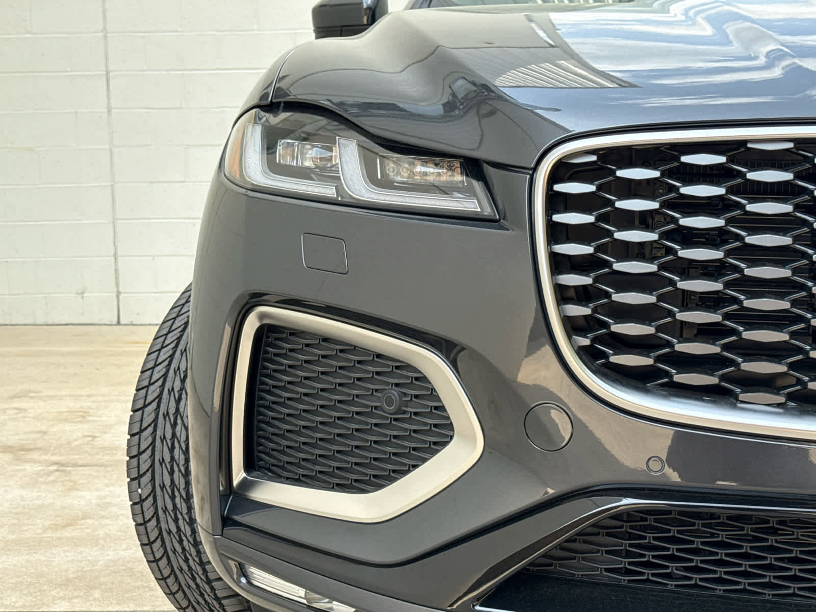 Used 2026 Jaguar F-PACE R-Dynamic S image 5