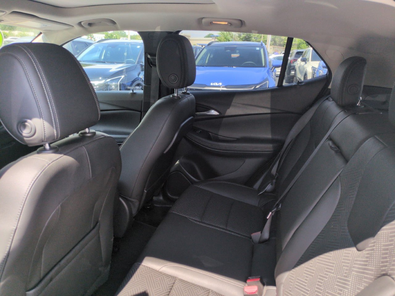Used 2022 Buick Encore GX Essence w/ Experience Buick Package AWD/4WD image 25
