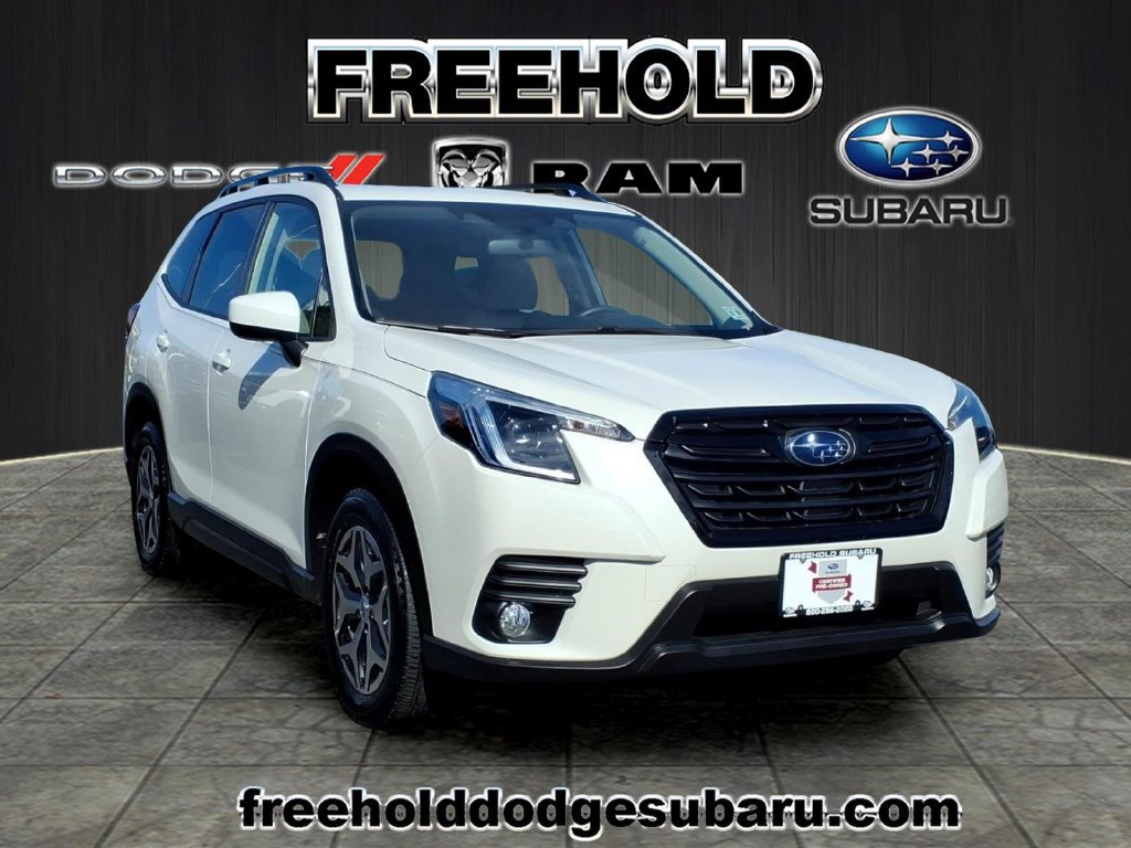 Certified 2023 Subaru Forester Premium AWD/4WD image 1