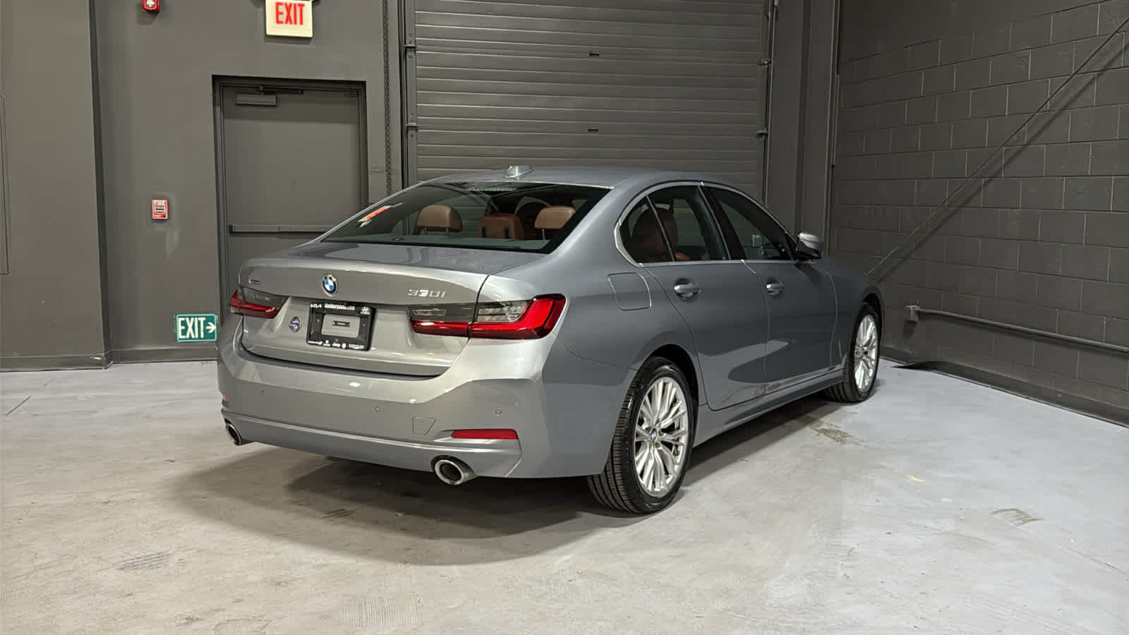 Used 2024 BMW 330i xDrive Sedan w/ Convenience Package AWD/4WD image 4