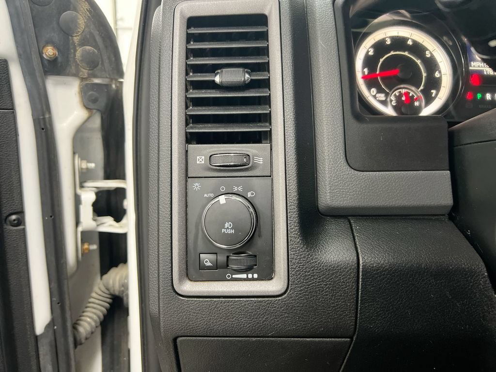 Used 2017 RAM 1500 Express w/ Express Value Package AWD/4WD image 17
