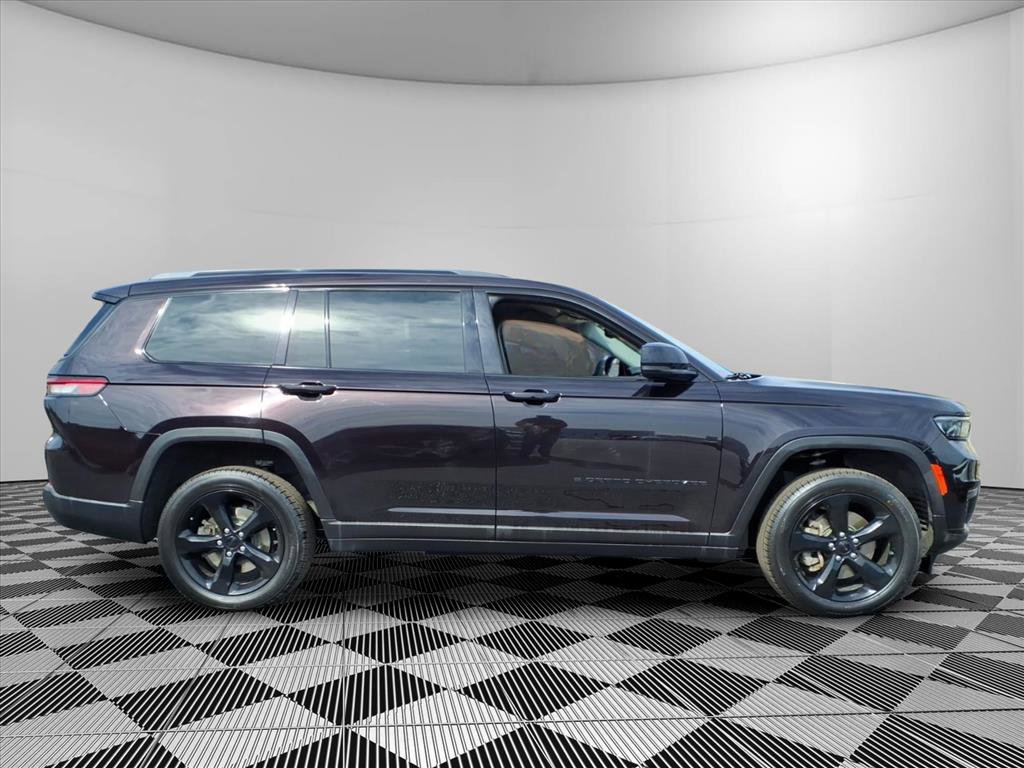 Used 2023 Jeep Grand Cherokee L Limited w/ Black Appearance Package image 5