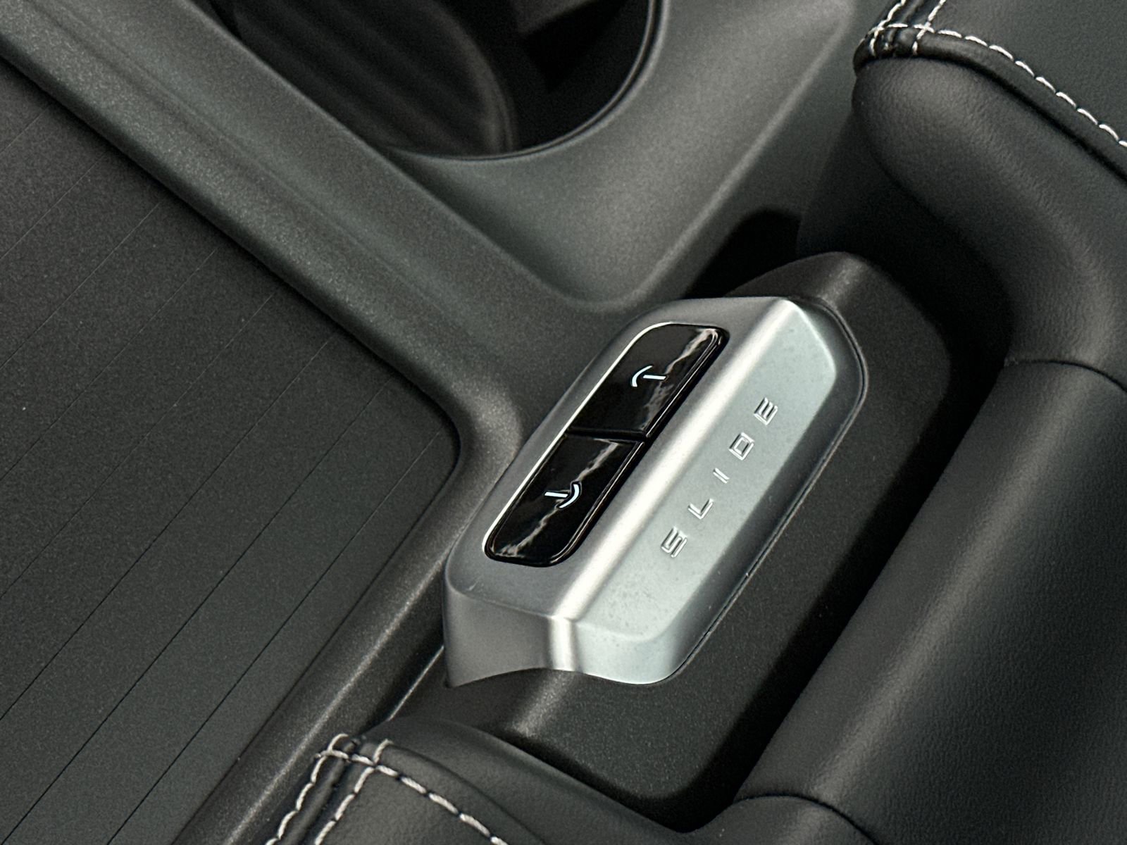 New 2025 Ford Expedition Platinum w/ Stealth Performance Package image 36