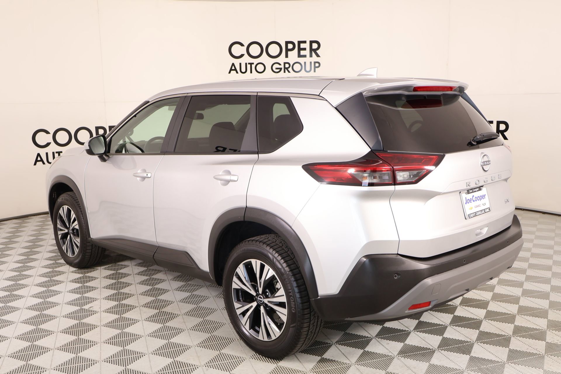 Used 2023 Nissan Rogue SV FWD image 21