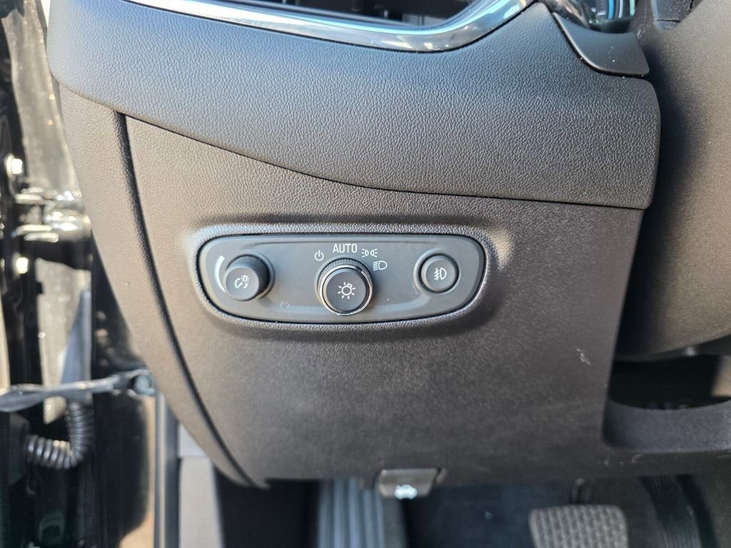 Used 2018 Chevrolet Equinox Premier image 27